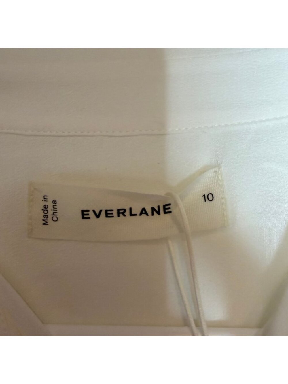 Everlane The Clean Silk Relaxed Shirt Women's Size 10 in Off White New W/ Tags! - Picture 3 of 6
